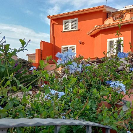 Casa Vacanza Le 2 Isole Suni Exteriör bild