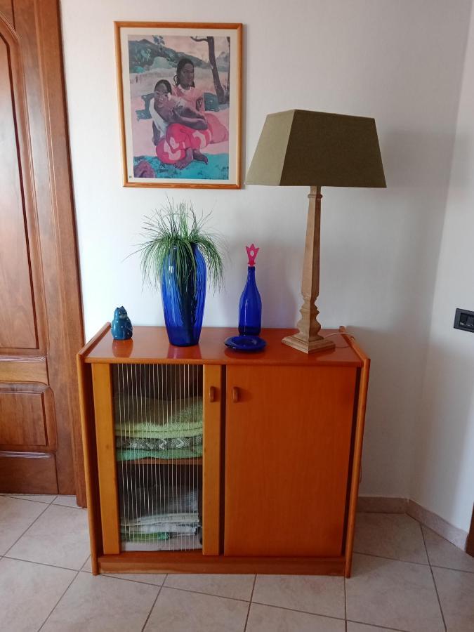 Casa Vacanza Le 2 Isole Suni Exteriör bild