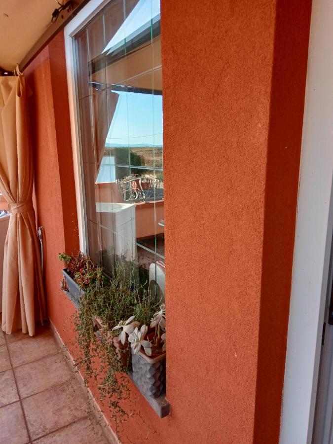 Casa Vacanza Le 2 Isole Suni Exteriör bild