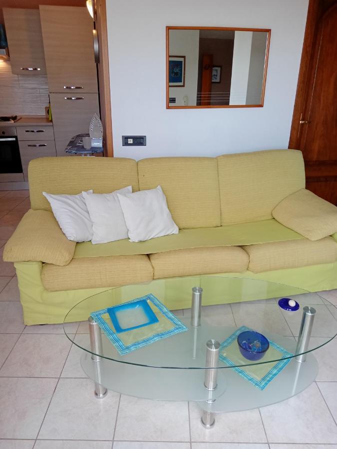 Casa Vacanza Le 2 Isole Suni Exteriör bild