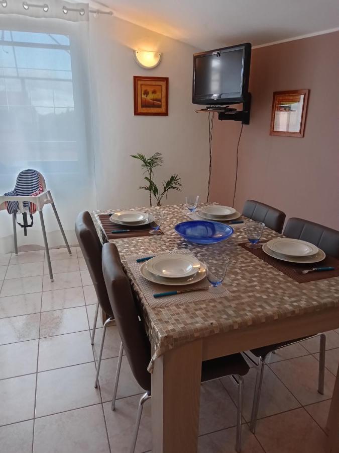 Casa Vacanza Le 2 Isole Suni Exteriör bild