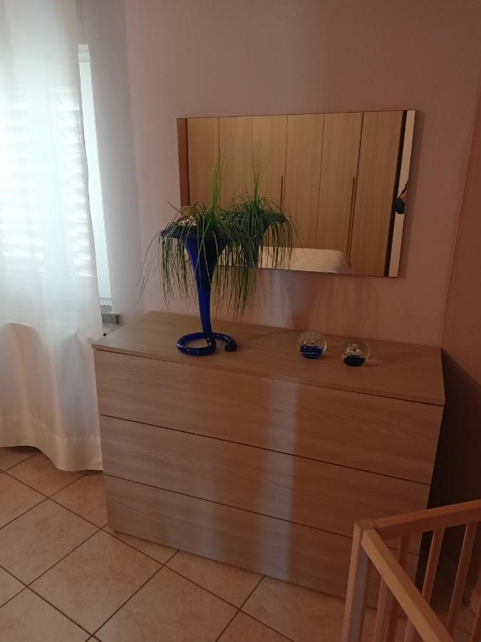 Casa Vacanza Le 2 Isole Suni Exteriör bild